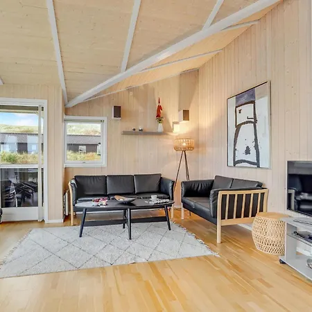 Nice Home In Hvide Sande With Sauna Semesterbostad *