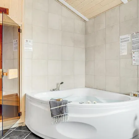 Semesterbostad Nice Home In Hvide Sande With Sauna *